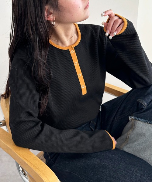 DISCOAT（ディスコート）の「≪新色追加≫【WEB限定】ワッフルボーダー長袖Tシャツ（Tシャツ/カットソー・レディース・アイボリー/ブラック/ブラック系その他/ホワイト系その他/ホワイト/ベージュ/ネイビー/オレンジ/チャコールグレー/ピンク系その他/グレー系その他/ベージュ系その他/グレー/ライトベージュ/ブラウン/ホワイト系その他2/ブラック系その他2/ブラック系その他3/グレー系その他2/グリーン系その他/ブルー系その他/キャメル/サーモンピンク/グレイッシュベージュ/カーキ/ダークブラウン/オレンジ系その他2/インディゴブルー/サンドベージュ・MEDIUM）」の9枚目の写真