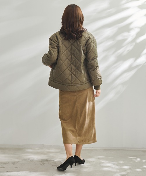 Arnold Palmer(アーノルドパーマー)の「キルティング ギャザーヘム ミリタリージャケット(ミリタリージャケット・レディース・アイボリー/ブラック/カーキ・M/S/L)」の8枚目の写真