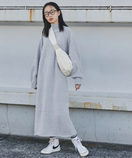 Auntie Rosa Holiday（アンティローザホリデー）の「ローゲージタートルニットワンピース（ワンピース・レディース・ブラック/グレー・FREE）」の13枚目の写真