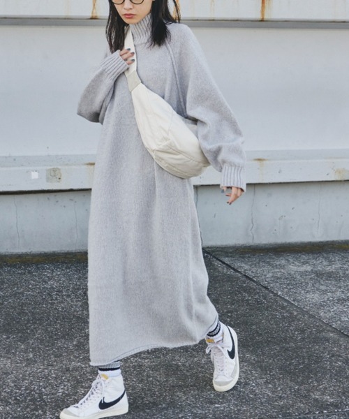 Auntie Rosa Holiday（アンティローザホリデー）の「ローゲージタートルニットワンピース（ワンピース・レディース・ブラック/グレー・FREE）」の12枚目の写真