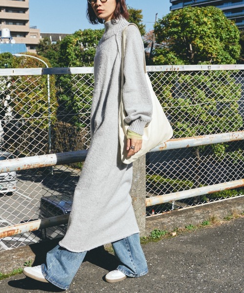 Auntie Rosa Holiday（アンティローザホリデー）の「ローゲージタートルニットワンピース（ワンピース・レディース・ブラック/グレー・FREE）」の3枚目の写真