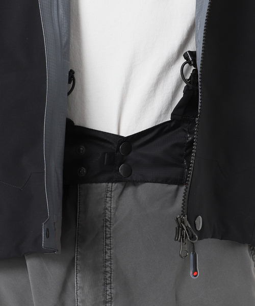 Tilak（ティラック）の「【TILAK / ティラック】別注 Raptor Jacket GORE-TEX (R) PRO（マウンテンパーカー・メンズ・ブラック・SMALL/MEDIUM/LARGE/X-LARGE）」の20枚目の写真