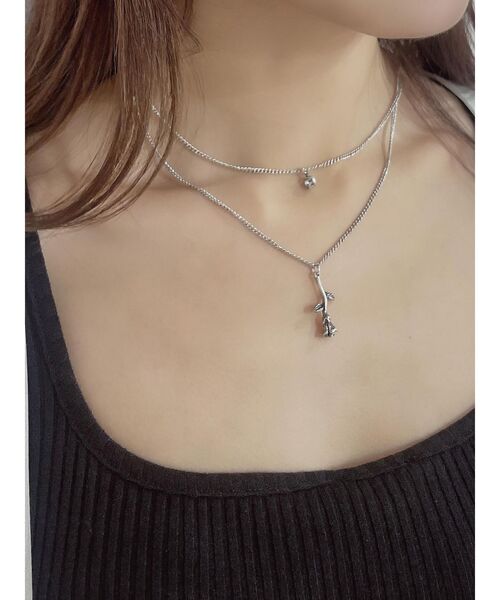 EATME(イートミー)の「ローズダブルチェーンネックレス(ネックレス・レディース・シルバー・FREE)」の4枚目の写真