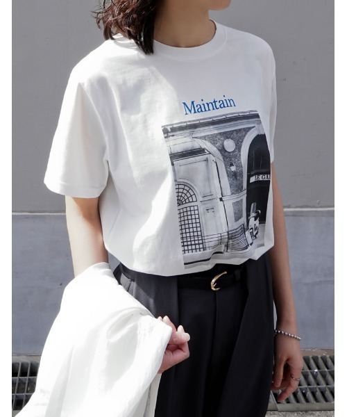 Re:EDIT(リエディ)の「モノクロ風景フォト×シックなフォトプリントT(Tシャツ/カットソー・レディース・ホワイト/ブラック/ホワイト×ブルー/ブラック×ブルー・MEDIUM/LARGE)」の1枚目の写真