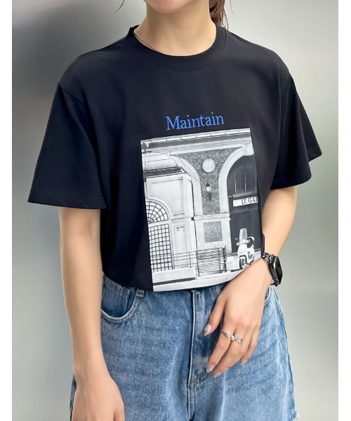 Re:EDIT(リエディ)の「モノクロ風景フォト×シックなフォトプリントT(Tシャツ/カットソー・レディース・ホワイト/ブラック/ホワイト×ブルー/ブラック×ブルー・MEDIUM/LARGE)」の4枚目の写真