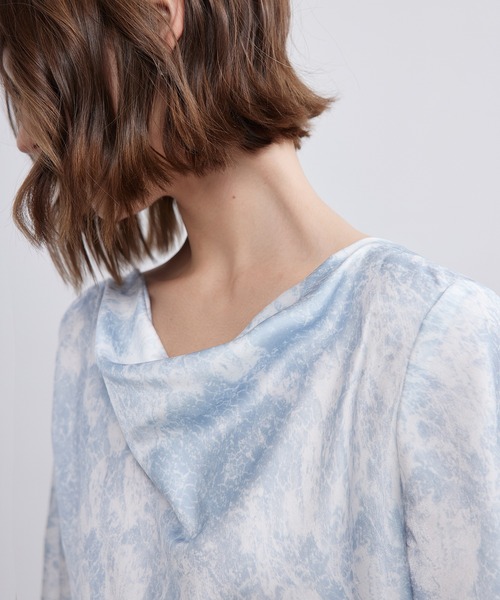 ELOOPS(イーループス)の「【ELOOPS】マーブル柄ドレープワンピース(ワンピース・レディース・ライトブルー・M/S/L)」の4枚目の写真