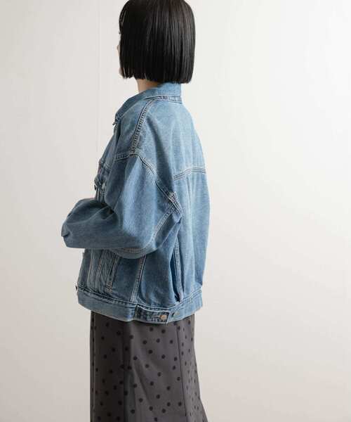 Lee(リー)の「Levi's TRUCKER JACKET(デニムジャケット・レディース・ブラック/インディゴブルー・SMALL)」の17枚目の写真