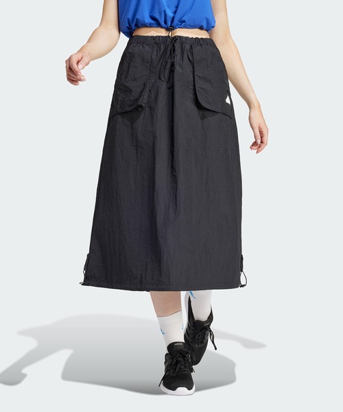 adidas（アディダス）の「シティ エスケープ カーゴスカート