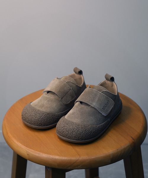 shoes365（シューズスリーシックスファイヴ）の「【shoes365】子供用　スクールシューズ（スリッポン・キッズ・ベージュ/イエロー・13.0cm/13.5cm/14.0cm/15.0cm/15.5cm）」の2枚目の写真