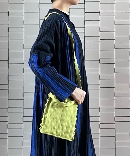 Plantation（プランテーション）の「凸凹サック/ミニバッグ / (O)（ショルダーバッグ・レディース・ブルー/ピンク/ライトグリーン/ブラック/ホワイト・FREE）」の3枚目の写真