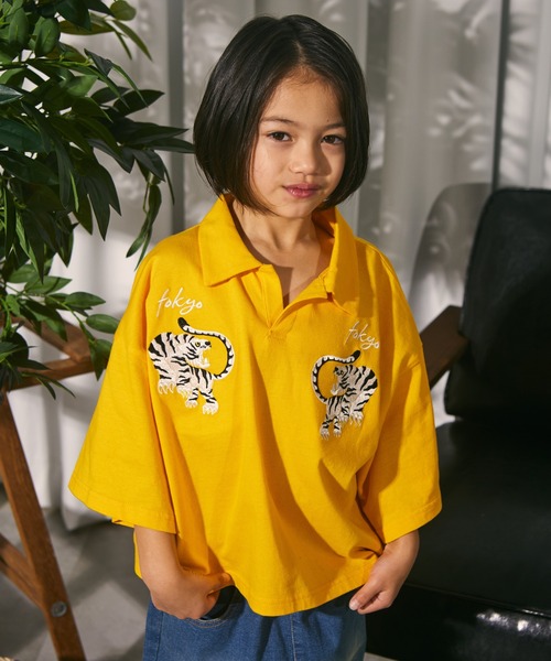 PAIRMANON STREET（ペアマノンストリート）の「【PAIRMANON STREET】ビッグシルエット スキッパー スカジャン風 刺繍 半袖 Tシャツ（ポロシャツ・キッズ・イエロー系その他/ブラック系その他/グリーン系その他/レッド系その他・100/90/130/120/110/150/140）」の4枚目の写真