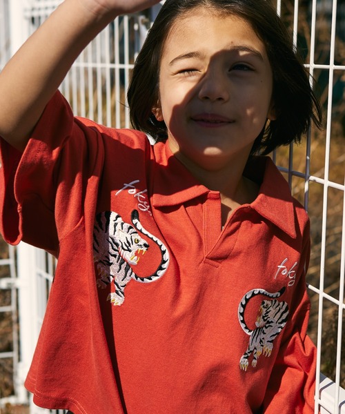 PAIRMANON STREET（ペアマノンストリート）の「【PAIRMANON STREET】ビッグシルエット スキッパー スカジャン風 刺繍 半袖 Tシャツ（ポロシャツ・キッズ・イエロー系その他/ブラック系その他/グリーン系その他/レッド系その他・100/90/130/120/110/150/140）」の21枚目の写真