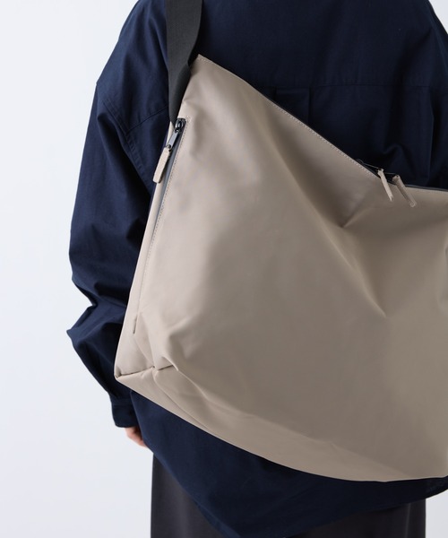 NYLON MESSENGER BAG / ナイロンメッセンジャーバッグ
