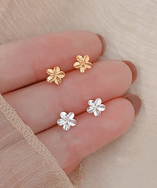 MASHIRO（マシロ）の「【MASHIRO】ハワイアンフラワーモチーフピアス（ピアス（両耳用）・レディース・シルバー/ゴールド・FREE）」の3枚目の写真