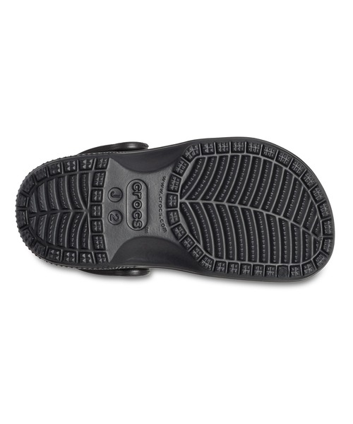 crocs(クロックス)の「CROCS クロックス KIDS CLASSIC CLOG キッズ クラシック クロッグ 206991001(サンダル・キッズ・ブラック・21.0cm/18.5cm/19.5cm/20.0cm/18.0cm/19.0cm)」の3枚目の写真