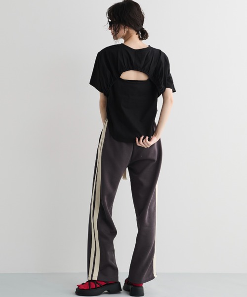 MERLOT（メルロー）の「ギャザーバックオープンT（Tシャツ/カットソー・レディース・ホワイト/ブラック・FREE）」の15枚目の写真