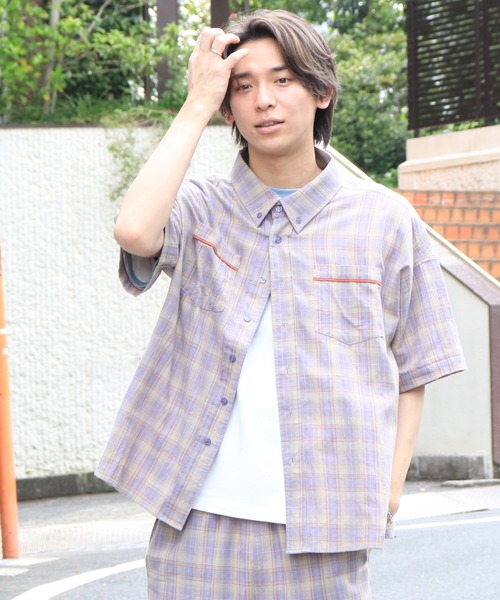 DOUBLE NAME(ダブルネーム)の「チェックパイピングボタンダウンシャツ/ユニセックス(シャツ/ブラウス・メンズ・オレンジ/パープル/ブルー・FREE)」の1枚目の写真