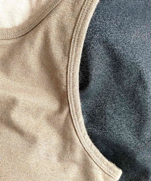 Q(キュー)の「カップ付きラメアメスリタンク(タンクトップ・レディース・ブラック/グレイッシュベージュ・MEDIUM)」の7枚目の写真