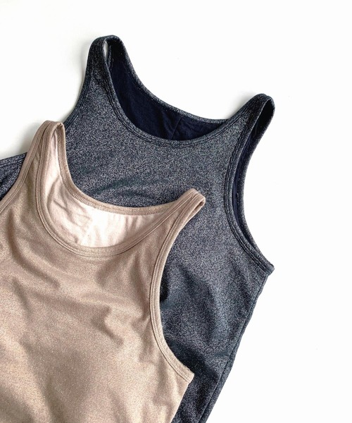 Q(キュー)の「カップ付きラメアメスリタンク(タンクトップ・レディース・ブラック/グレイッシュベージュ・MEDIUM)」の6枚目の写真