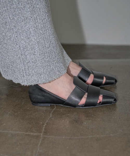 AIC.(エーアイシー)の「グルカフラットシューズ(パンプス・レディース・シルバー/ブラック/オフホワイト・SMALL/MEDIUM/LARGE)」の12枚目の写真
