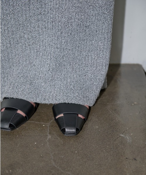 AIC.(エーアイシー)の「グルカフラットシューズ(パンプス・レディース・シルバー/ブラック/オフホワイト・SMALL/MEDIUM/LARGE)」の14枚目の写真