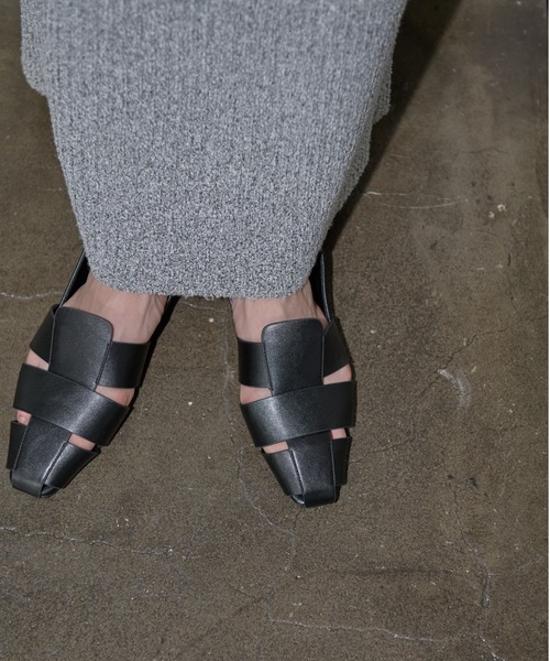 AIC.(エーアイシー)の「グルカフラットシューズ(パンプス・レディース・シルバー/ブラック/オフホワイト・SMALL/MEDIUM/LARGE)」の10枚目の写真