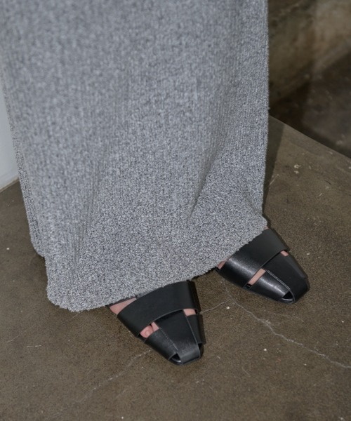 AIC.(エーアイシー)の「グルカフラットシューズ(パンプス・レディース・シルバー/ブラック/オフホワイト・SMALL/MEDIUM/LARGE)」の13枚目の写真