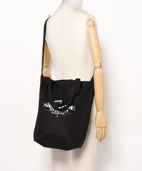 SPINNS（スピンズ）の「『異世界スーサイド・スクワッド×SPINNS』トートバッグ（トートバッグ・レディース・ナチュラル/ブラック・ONESIZE）」の6枚目の写真