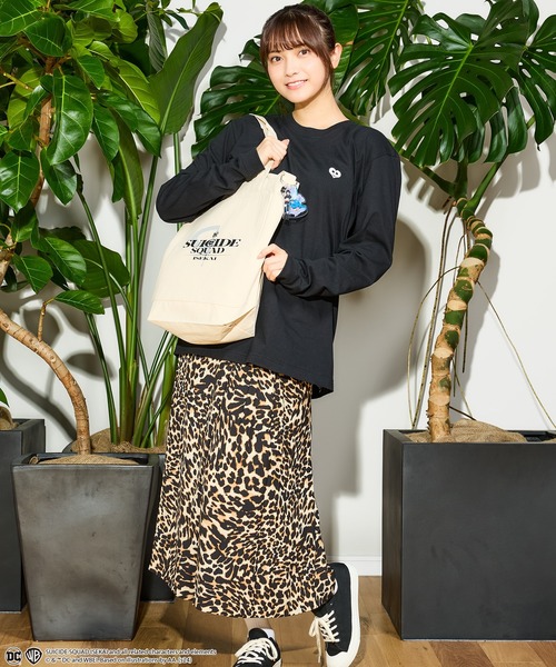 SPINNS（スピンズ）の「『異世界スーサイド・スクワッド×SPINNS』トートバッグ（トートバッグ・レディース・ナチュラル/ブラック・ONESIZE）」の13枚目の写真