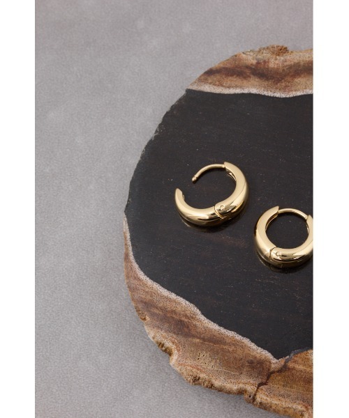 AZUL by moussy(アズールバイマウジー)の「ステンレスプチフープピアス(ピアス(両耳用)・レディース・ゴールド系その他/シルバー・FREE)」の3枚目の写真