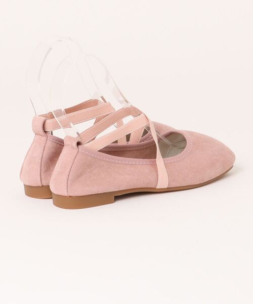 shoes365(シューズスリーシックスファイヴ)の「【shoes365】スエード素材のクロスストラップバレエシューズ(バレエシューズ・レディース・ブラウン/ピンク/レッド/ブラック・22.5cm/23.0cm/23.5cm/24.0cm/24.5cm/25.0cm)」の5枚目の写真