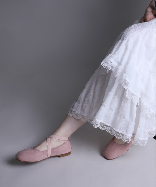 shoes365(シューズスリーシックスファイヴ)の「【shoes365】スエード素材のクロスストラップバレエシューズ(バレエシューズ・レディース・ブラウン/ピンク/レッド/ブラック・22.5cm/23.0cm/23.5cm/24.0cm/24.5cm/25.0cm)」の13枚目の写真
