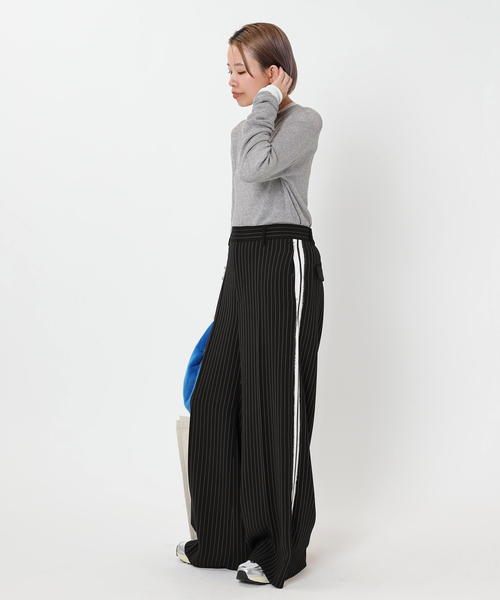 AP STUDIO(エーピーストゥディオ)の「ノベルラインパンツ(スラックス・レディース・ブラック・34/36/38/40)」の10枚目の写真