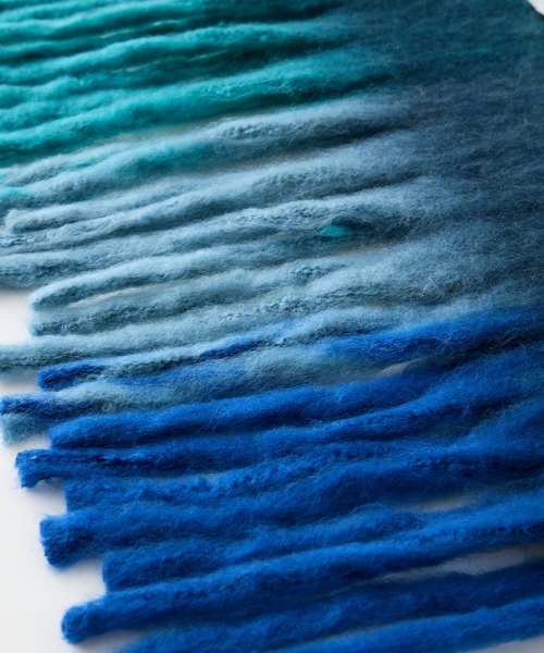 VELNUS(ベルナス)の「【VELNUS】Mohair touch gradation-like volume check muffler/モヘアタッチ グラデーションライクボリュームチェックマフラー(マフラー・メンズ・イエロー系/ブルー系・FREE)」の14枚目の写真
