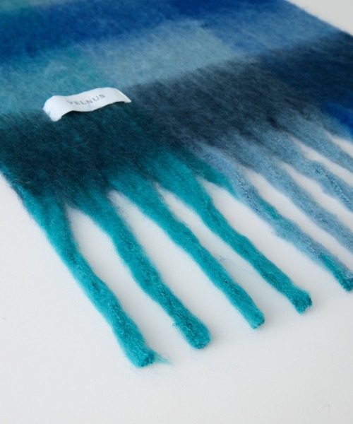 VELNUS(ベルナス)の「【VELNUS】Mohair touch gradation-like volume check muffler/モヘアタッチ グラデーションライクボリュームチェックマフラー(マフラー・メンズ・イエロー系/ブルー系・FREE)」の16枚目の写真