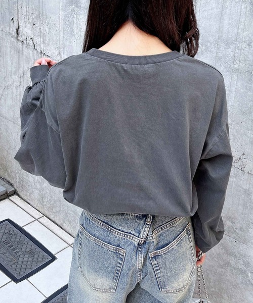 INGNI（イング）の「ピグメントアソートロゴプリントロングTシャツ（Tシャツ/カットソー・レディース・オフホワイト/チャコールグレー/ライトグレー系8/グレー系3・M）」の20枚目の写真