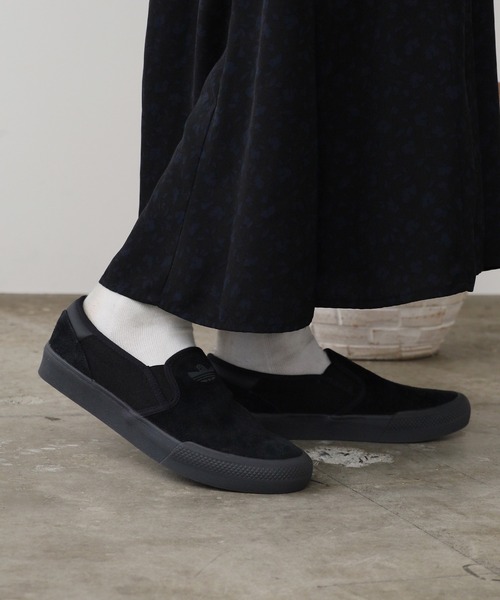 adidas(アディダス)の「adidas/アディダス SHMOOFOIL SLIP シュムーフォイル スニーカー(スリッポン・メンズ・ブラック・27.5/26.5/26/27/28/28.5)」の11枚目の写真