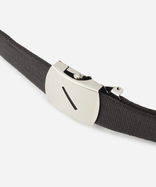 Saturdays NYC（サタデーズ ニューヨークシティ ）の「SLASH BUCKLE G.I BELT（ベルト・メンズ・チャコールグレー/ホワイト/ブラック・FREE）」の7枚目の写真