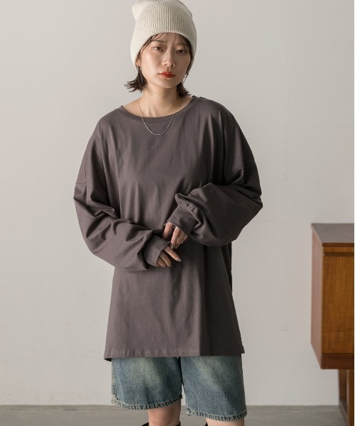 ad thie(アドティエ)の「スリット入り ビッグロングTシャツ(Tシャツ/カットソー・レディース・チャコール/ブラック/オフホワイト/ナチュラル・FREE)」の20枚目の写真