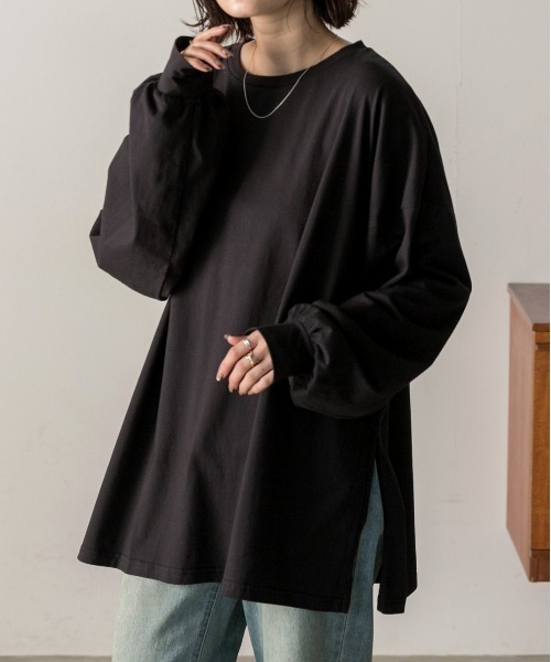 ad thie(アドティエ)の「スリット入り ビッグロングTシャツ(Tシャツ/カットソー・レディース・チャコール/ブラック/オフホワイト/ナチュラル・FREE)」の15枚目の写真