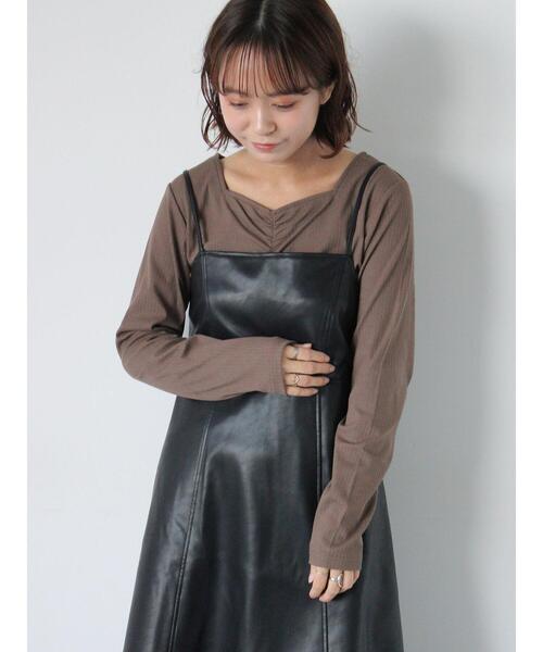 ehka sopo(エヘカソポ)の「エコレザーキャミソールワンピース(ワンピース・レディース・ブラウン/ベージュ系その他/ブラック・F)」の13枚目の写真
