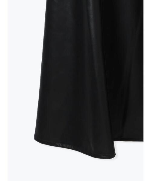 ehka sopo(エヘカソポ)の「エコレザーキャミソールワンピース(ワンピース・レディース・ブラウン/ベージュ系その他/ブラック・F)」の9枚目の写真