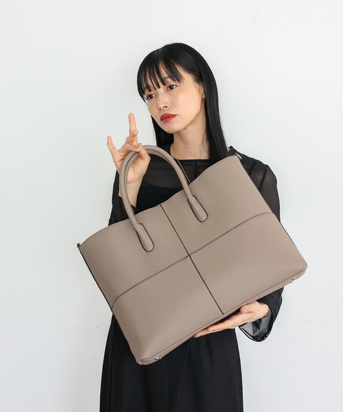 VitaFelice（ヴィータフェリーチェ）の「ポーチ付き2wayトートバッグ（トートバッグ・レディース・ブラック/ブラウン系/ベージュ系・FREE）」の4枚目の写真