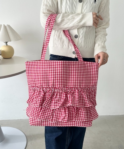 CLEA（クレア）の「【A4サイズ対応】2wayフリルトートバッグ（トートバッグ・レディース・ブラック/アイボリー/レッド/ブルー/ブラック系その他/ワインレッド/ブラウン/その他1/その他2/その他3・FREE）」の6枚目の写真