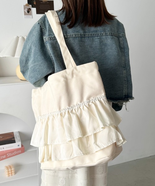 CLEA（クレア）の「【A4サイズ対応】2wayフリルトートバッグ（トートバッグ・レディース・ブラック/アイボリー/レッド/ブルー/ブラック系その他/ワインレッド/ブラウン/その他1/その他2/その他3・FREE）」の13枚目の写真