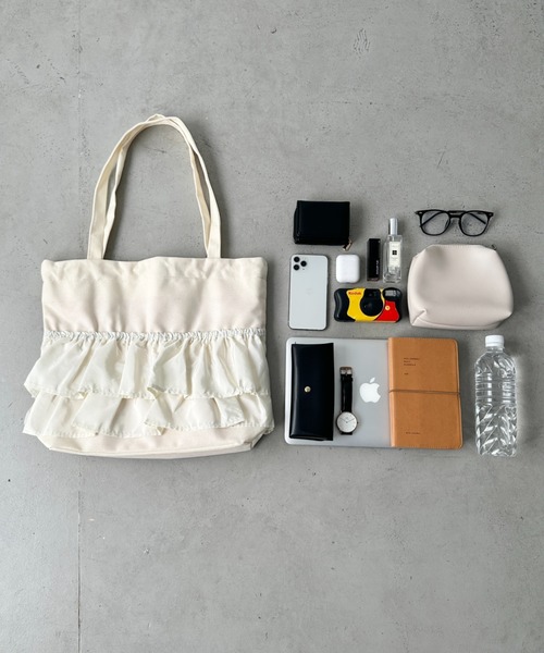 CLEA（クレア）の「【A4サイズ対応】2wayフリルトートバッグ（トートバッグ・レディース・ブラック/アイボリー/レッド/ブルー/ブラック系その他/ワインレッド/ブラウン/その他1/その他2/その他3・FREE）」の12枚目の写真