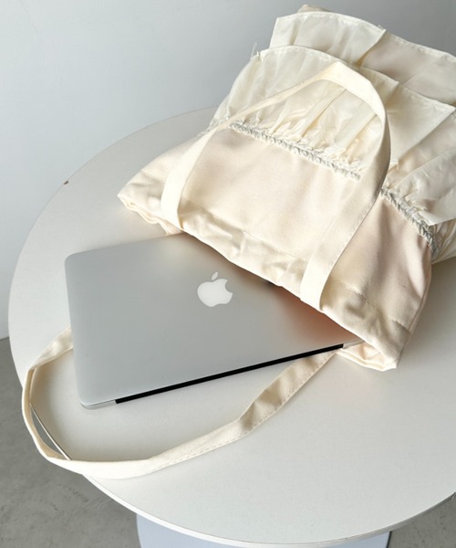 CLEA（クレア）の「【A4サイズ対応】2wayフリルトートバッグ（トートバッグ・レディース・ブラック/アイボリー/レッド/ブルー/ブラック系その他/ワインレッド/ブラウン/その他1/その他2/その他3・FREE）」の20枚目の写真