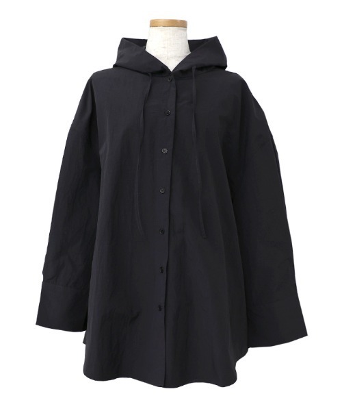 select MOCA(セレクトモカ)の「【定番】フード付きナイロンシャツ(シャツ/ブラウス・レディース・ネイビー/オフホワイト・FREE/SMALL)」の4枚目の写真