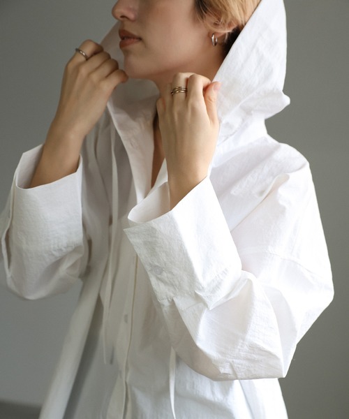 select MOCA(セレクトモカ)の「フード付きナイロンシャツ(シャツ/ブラウス・レディース・ネイビー/オフホワイト・FREE/SMALL)」の7枚目の写真