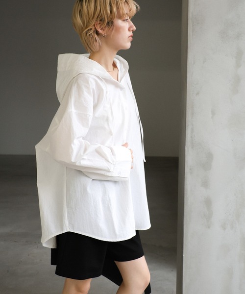 select MOCA(セレクトモカ)の「フード付きナイロンシャツ(シャツ/ブラウス・レディース・ネイビー/オフホワイト・FREE/SMALL)」の10枚目の写真